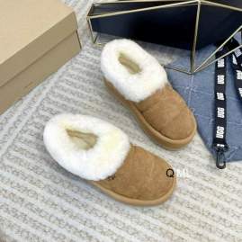 Picture of UGG Slippers _SKUUGGcoloursz35-40ML1101103